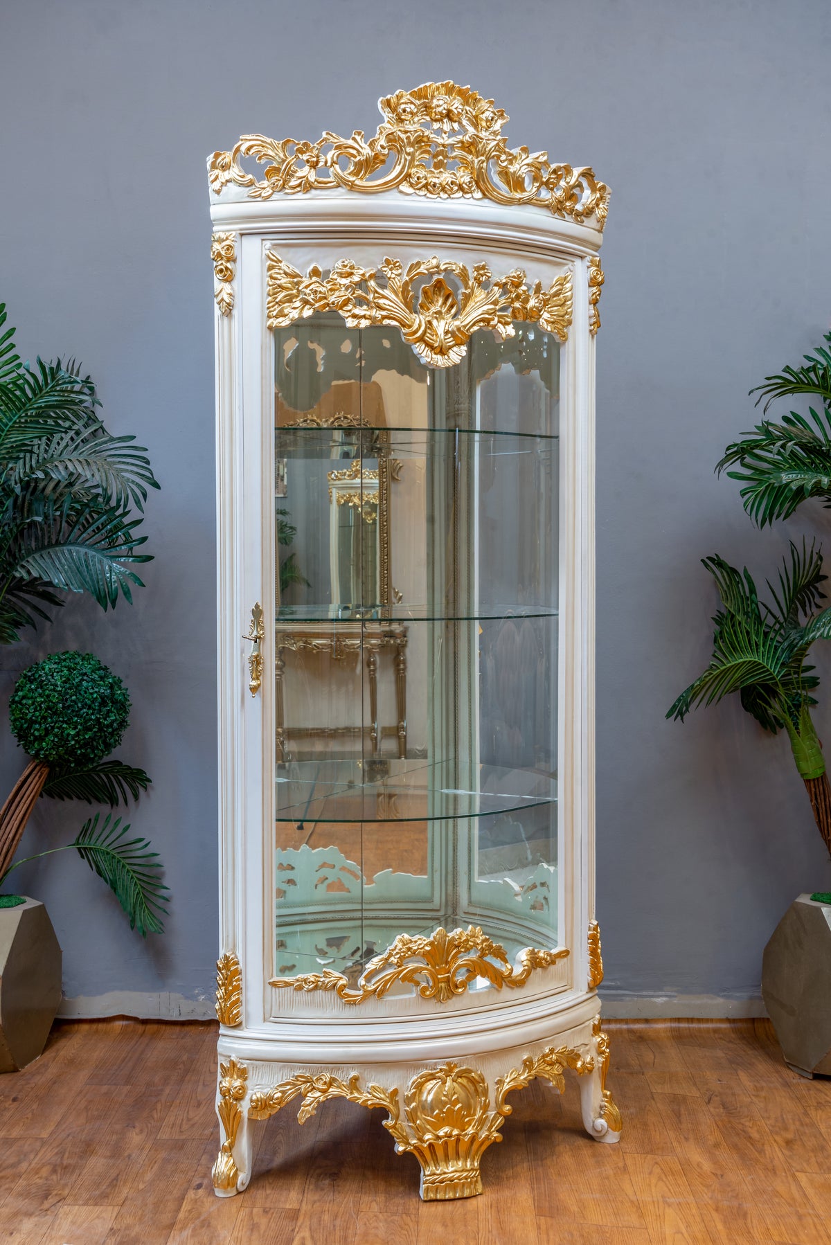 Ivory Elegance Vitrine